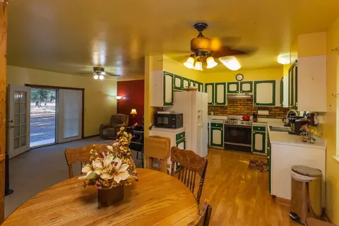 21105 Scheer Dr, Redding, CA 96002 photo 9