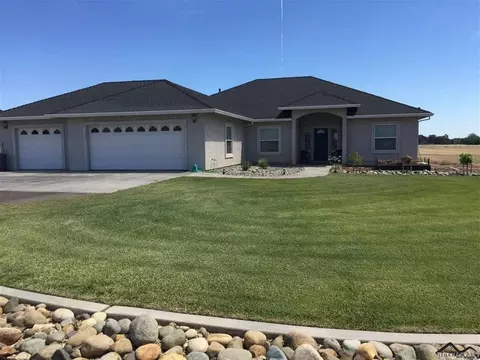22905 Tanglewood Dr, Red Bluff, CA 96080 photo 1