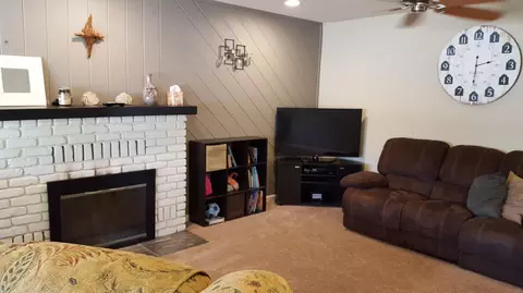 4030 Oro St, Redding, CA 96001 photo 2