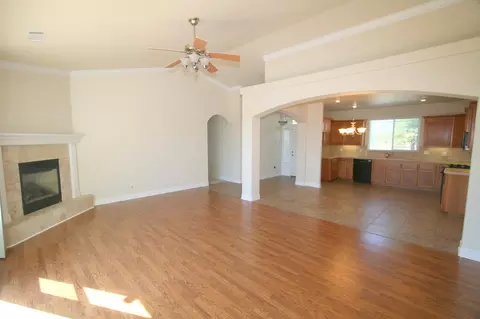 880 Collyer Dr, Redding, CA 96003 photo 6