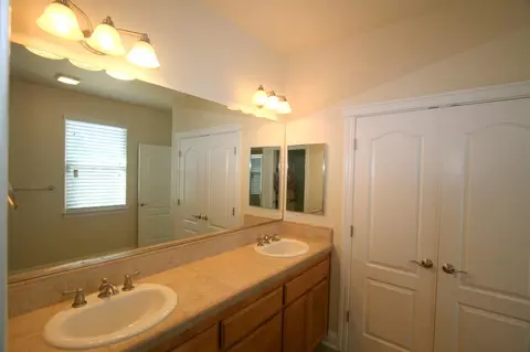 880 Collyer Dr, Redding, CA 96003 photo 13