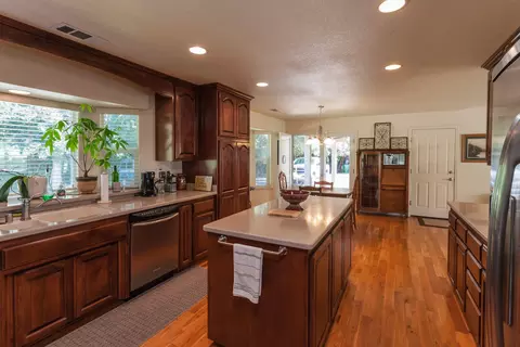 20936 Yogi Bear Ln, Redding, CA 96003 photo 8