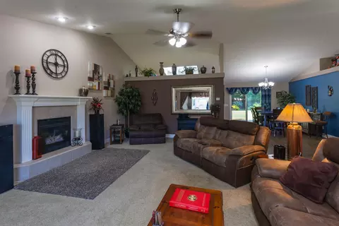 2970 Blue Horizon, Redding, CA 96002 photo 9