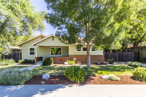 840 Locust St, Redding, CA 96001 photo 2
