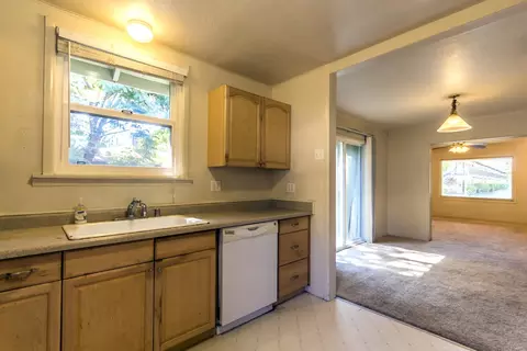 840 Locust St, Redding, CA 96001 photo 5
