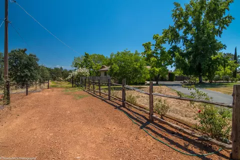 9229 Stillwater Rd, Redding, CA 96002 photo 4