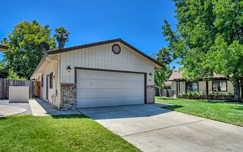 2035 Lazare Path, Redding, CA 96001 photo 2