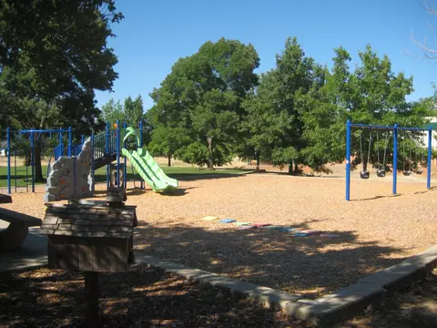 4564 Lynbrook Loop, Redding, CA 96003 photo 3