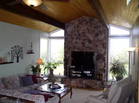 21096 Shadow Hill Ln, Redding, CA 96002 photo 2