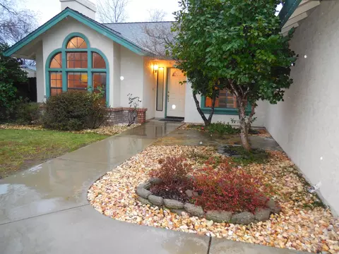 3085 Sunglow Dr, Redding, CA 96001 photo 1