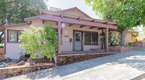2061 Shasta St, Redding, CA 96001 photo 1