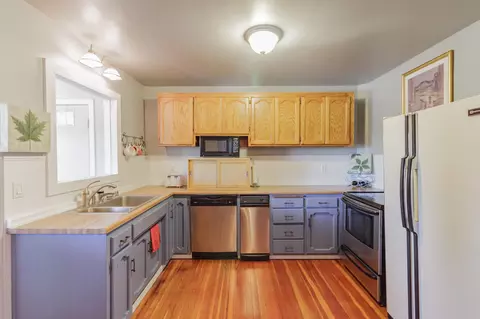 2061 Shasta St, Redding, CA 96001 photo 2