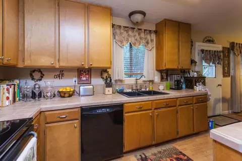 17595 Warwick Pl, Anderson, CA 96007 photo 9