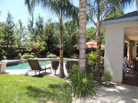 3675 Seasons Ct, Redding, CA 96001 photo 8