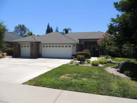 3675 Seasons Ct, Redding, CA 96001 photo 2