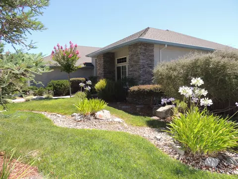 3675 Seasons Ct, Redding, CA 96001 photo 3