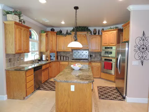 3675 Seasons Ct, Redding, CA 96001 photo 6