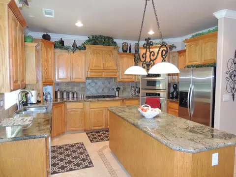 3675 Seasons Ct, Redding, CA 96001 photo 7