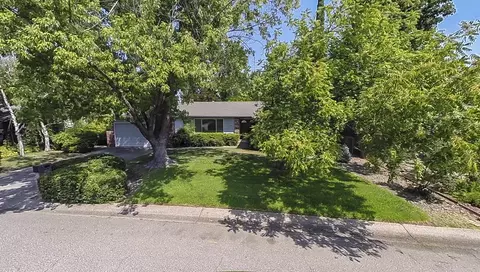 580 Estate St, Redding, CA 96002 photo 19
