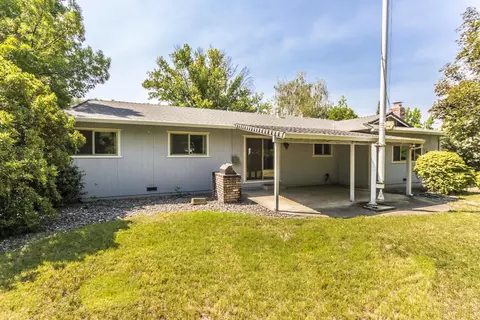 580 Estate St, Redding, CA 96002 photo 15
