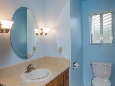580 Estate St, Redding, CA 96002 photo 10