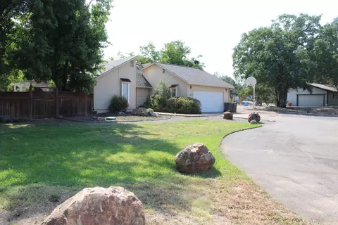 16337 Plateau Cir, Redding, CA 96001 photo 2