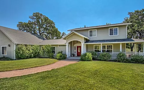 21255 Gilbert Dr, Redding, CA 96002 photo 1