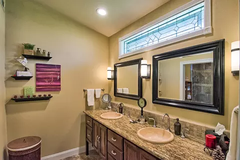 21255 Gilbert Dr, Redding, CA 96002 photo 20