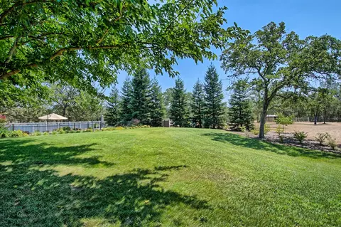 21255 Gilbert Dr, Redding, CA 96002 photo 40