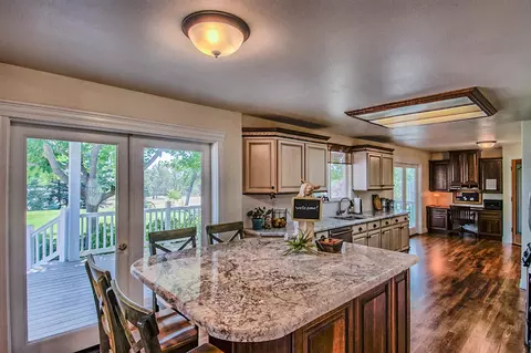 21255 Gilbert Dr, Redding, CA 96002 photo 11
