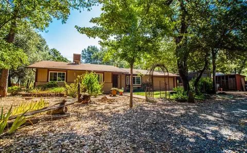 5187 Bogie Ln, Redding, CA 96002 photo 2