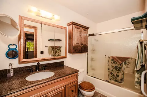 5187 Bogie Ln, Redding, CA 96002 photo 11
