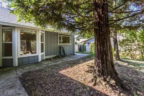 1363 Edgewood Dr, Redding, CA 96003 photo 24