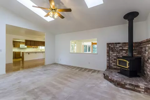 1363 Edgewood Dr, Redding, CA 96003 photo 9