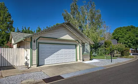 122 Yolla Bolly Trl, Redding, CA 96003 photo 2
