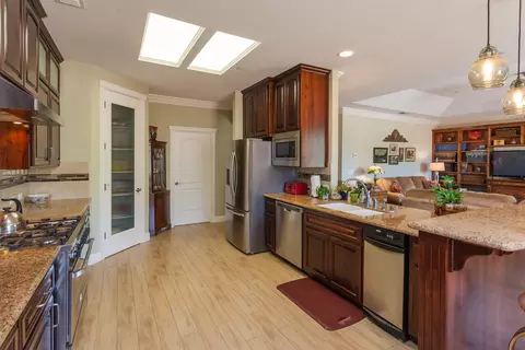 3304 Carlsbad Ct, Redding, CA 96002 photo 13