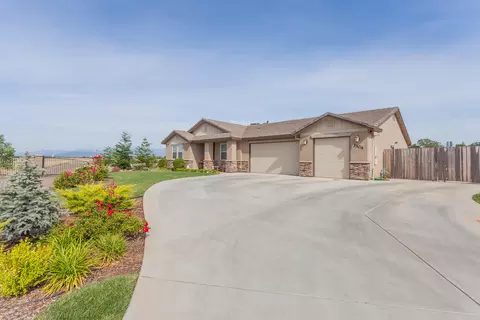 3304 Carlsbad Ct, Redding, CA 96002 photo 2