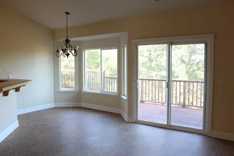 844 Collyer Dr, Redding, CA 96003 photo 9