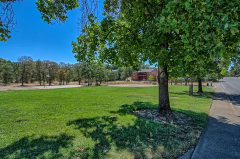 2520 Clover Creek St, Redding, CA 96002 photo 28