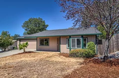 2520 Clover Creek St, Redding, CA 96002 photo 2
