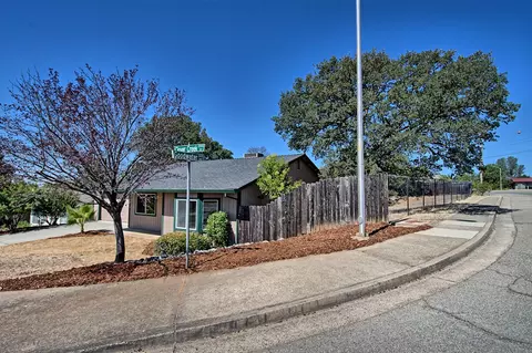 2520 Clover Creek St, Redding, CA 96002 photo 3