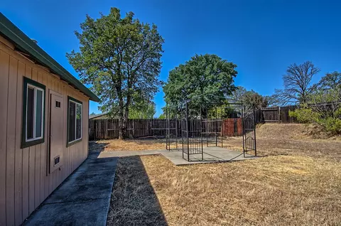 2520 Clover Creek St, Redding, CA 96002 photo 27
