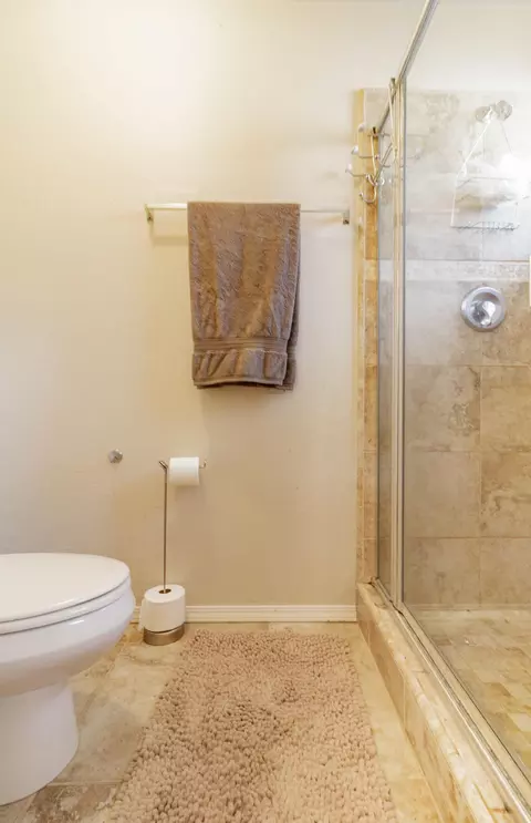 6716 Ferndale Dr, Redding, CA 96001 photo 15