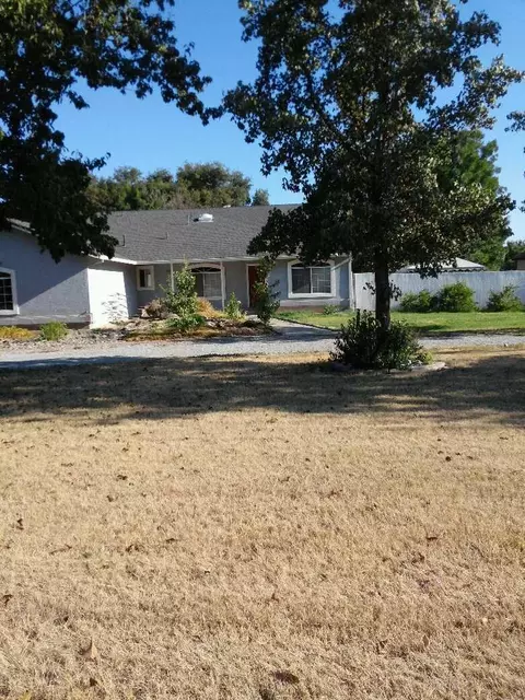 19415 Orchard Ln, Redding, CA 96002 photo 2