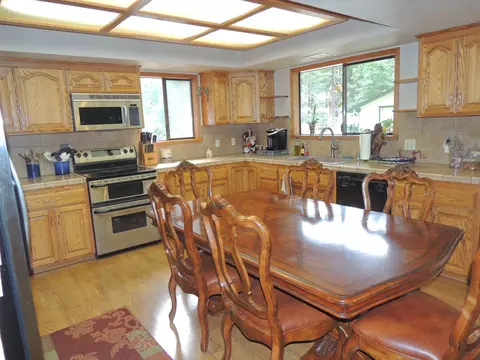 37175 Sapphire Rd, Burney, CA 96013 photo 2