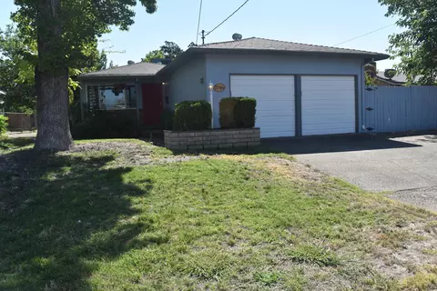 2799 Regal Ave, Redding, CA 96002 photo 1