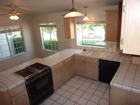 477 Dominica Ct, Redding, CA 96003 photo 4