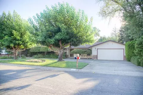 3708 Victoire Way, Redding, CA 96002 photo 1