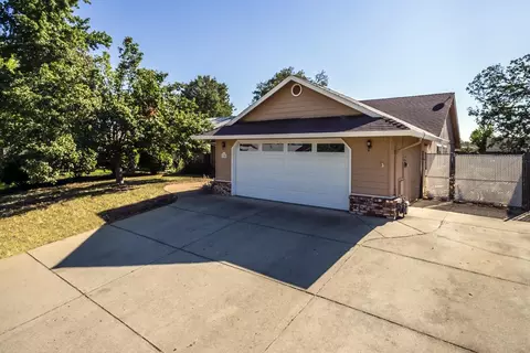 1949 Charade Way, Redding, CA 96003 photo 4