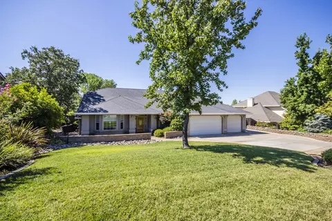 2979 Forest Hills Dr, Redding, CA 96002 photo 2